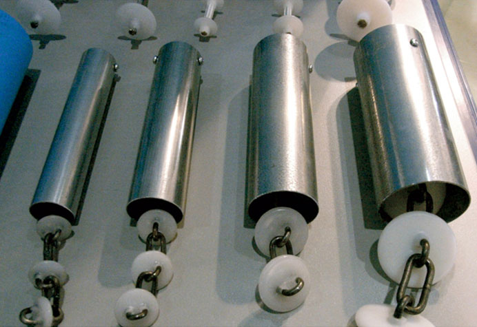 Feeding line conveying