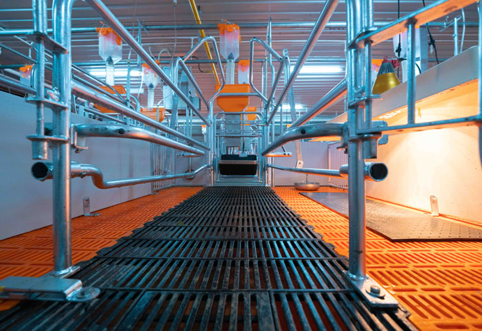 Farrowing pen
